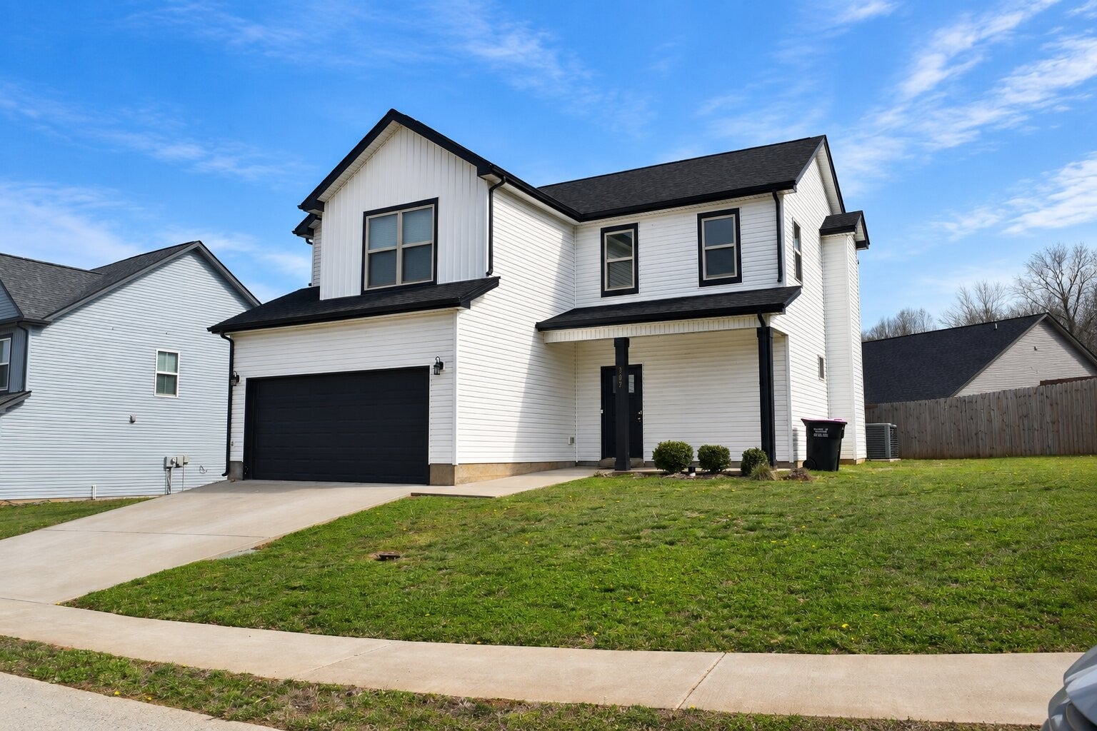 307 Lugano Ln