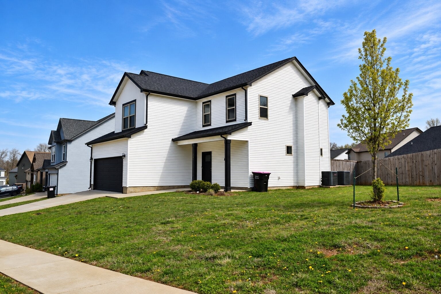 307 Lugano Ln