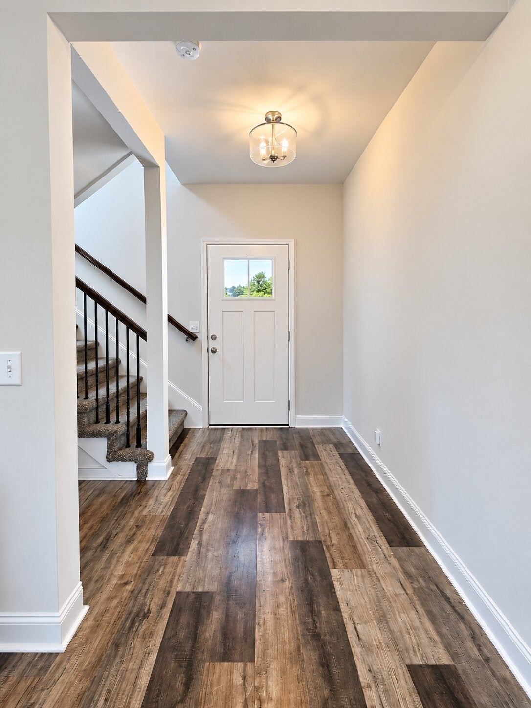 307 Lugano Ln