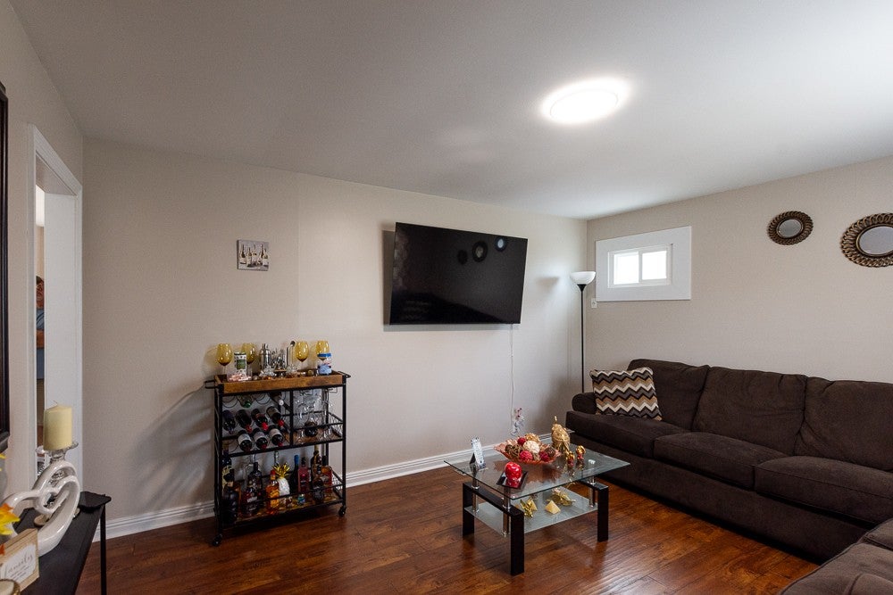 1406 Bain Dr