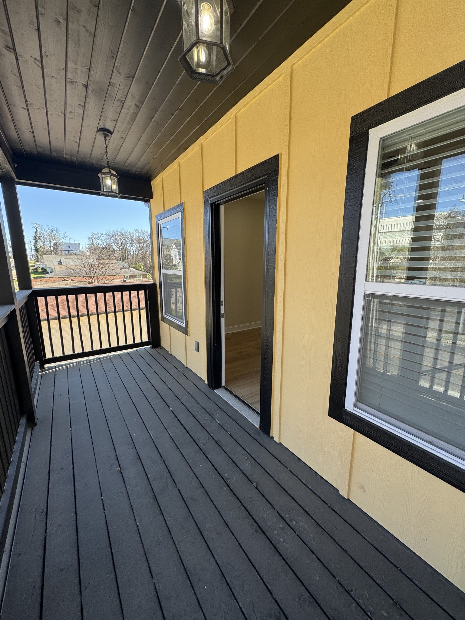1909 Hermosa St
