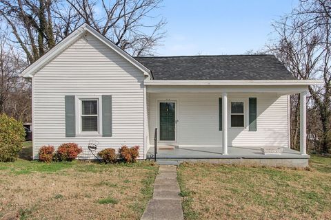 704 Fleming St Columbia TN 38401