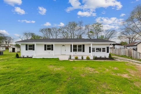 926 Rackley Dr Pulaski TN 38478