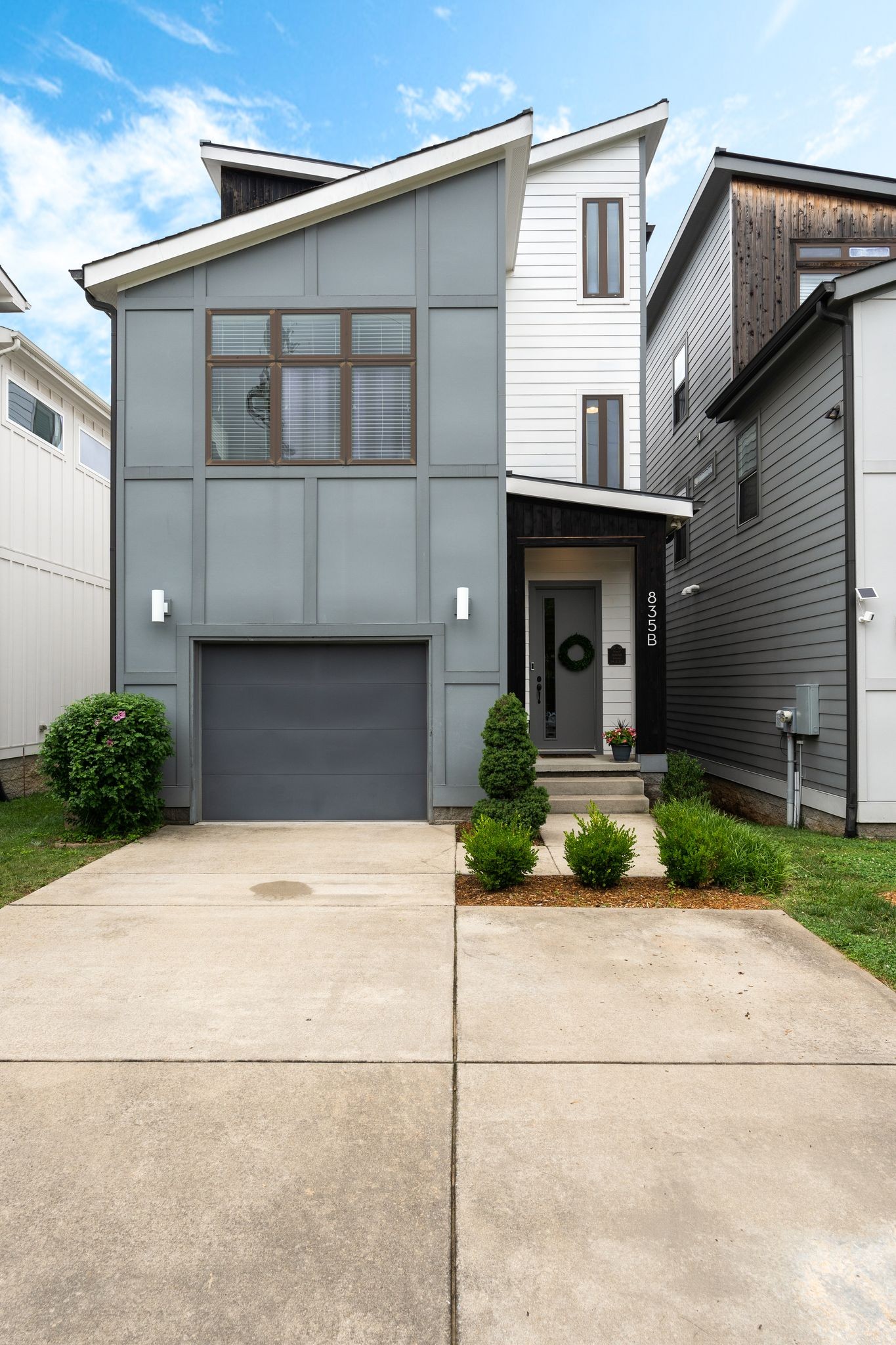 835B Dewees Ave