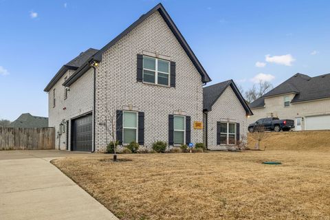 1302 Cascadeway Dr Murfreesboro TN 37129