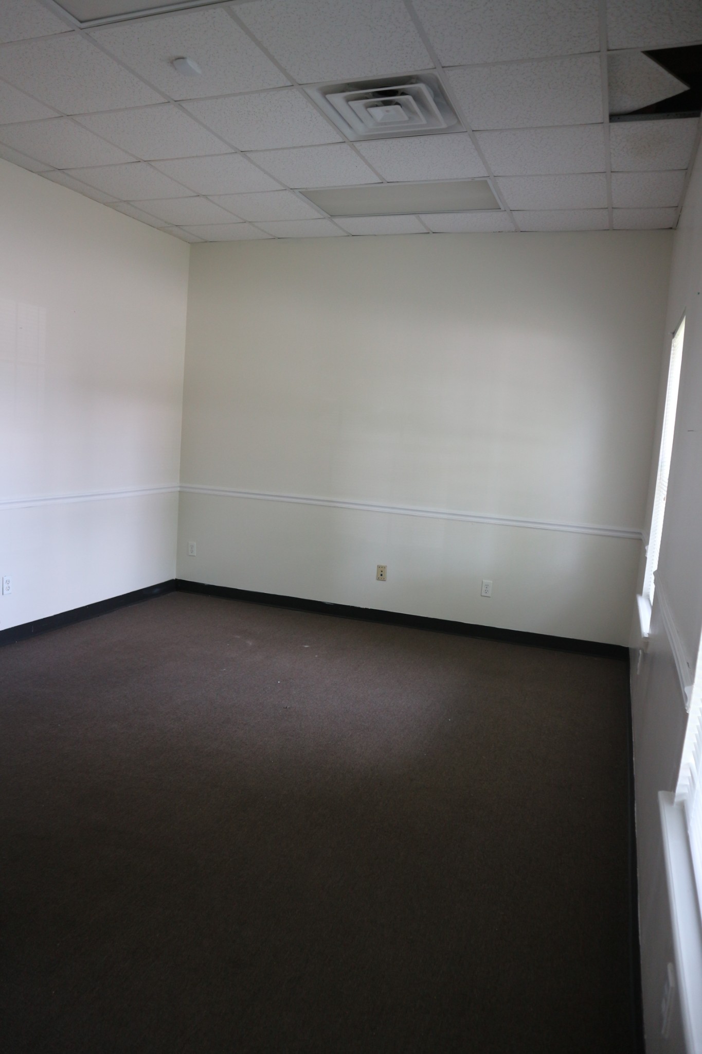 2246 Keeneland Commercial Blvd