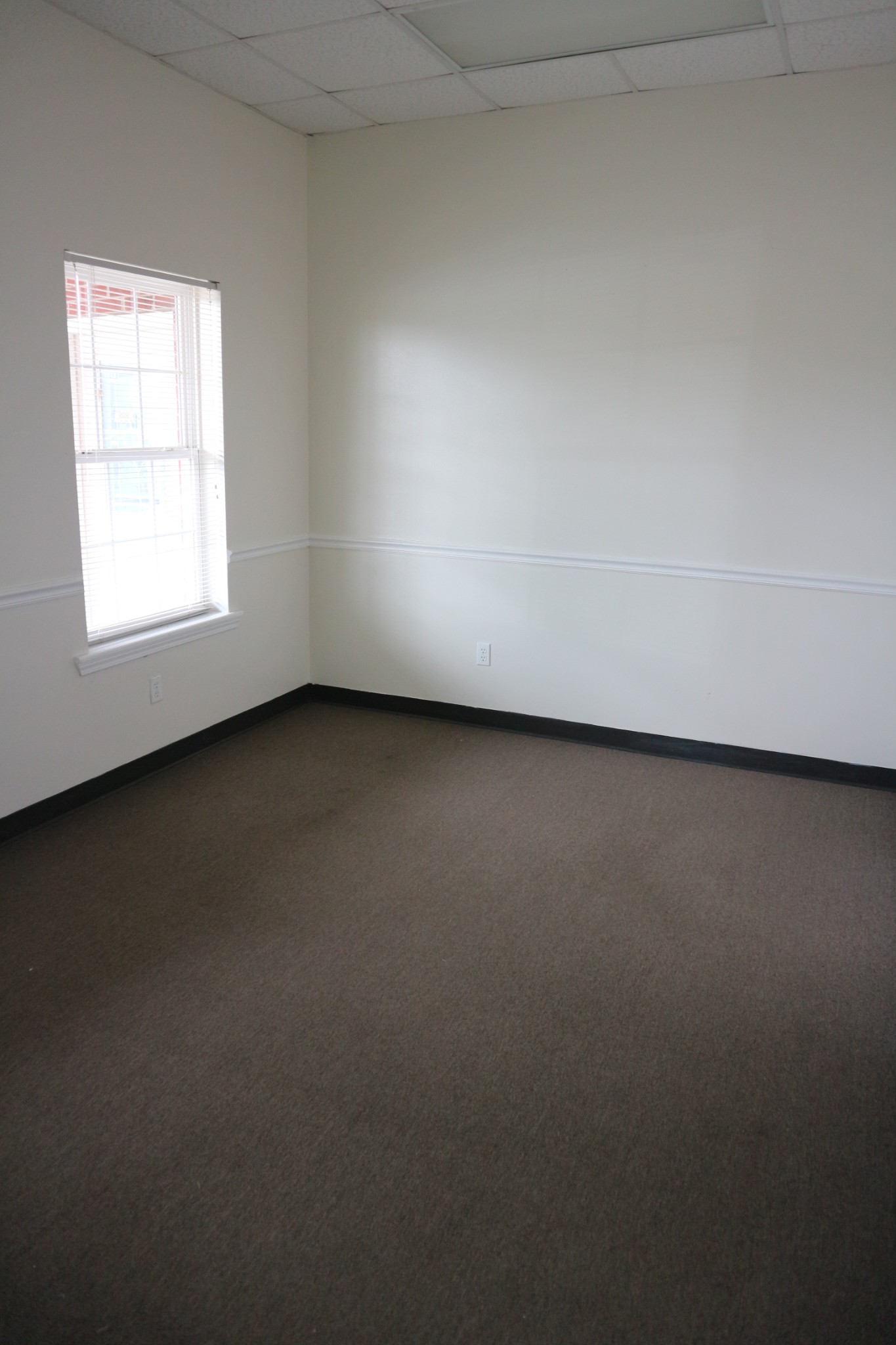 2246 Keeneland Commercial Blvd