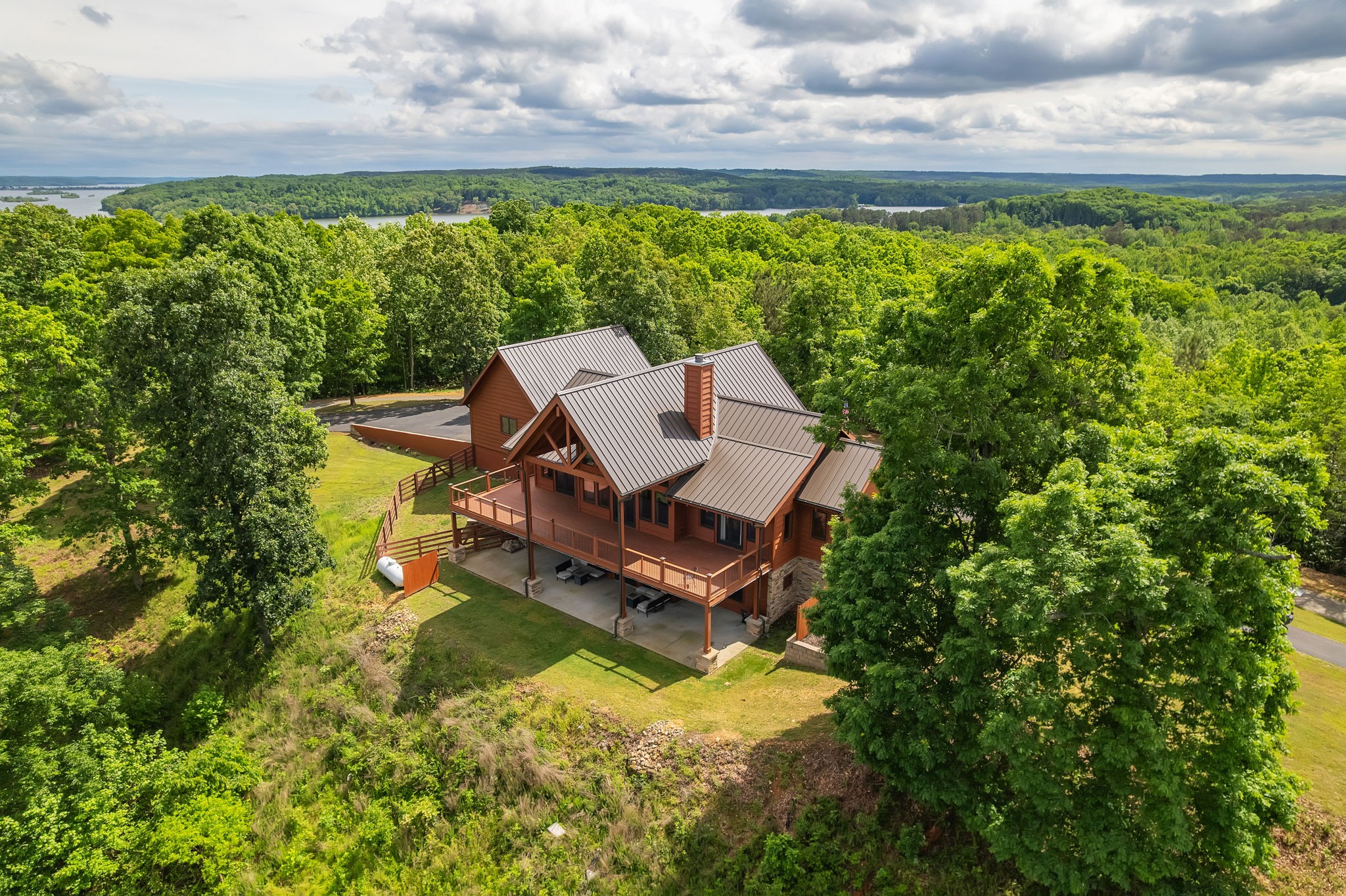 685 River Oaks Dr