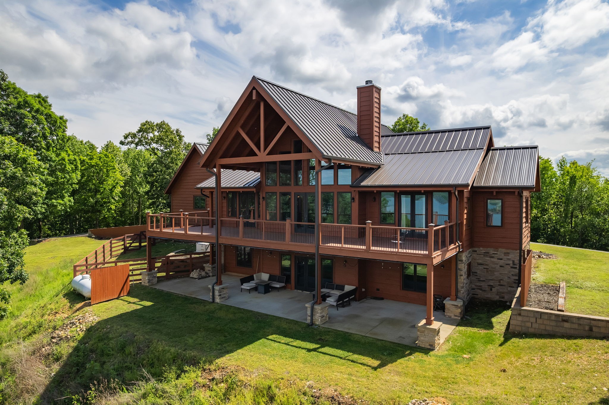 685 River Oaks Dr