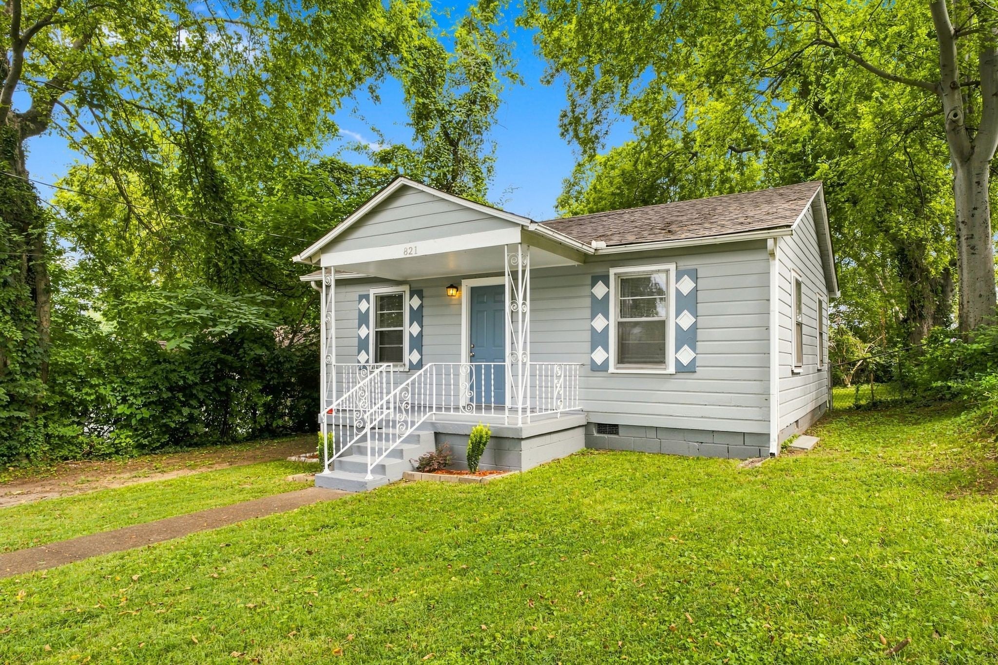 821 W Greenwood Ave, Nashville TN 37206 2-bed home, photo 3 of 27