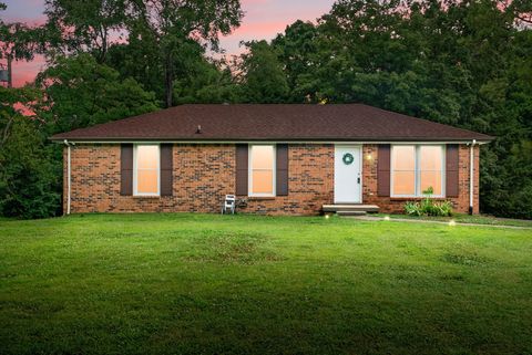 305 Barry Drive Clarksville TN 37040