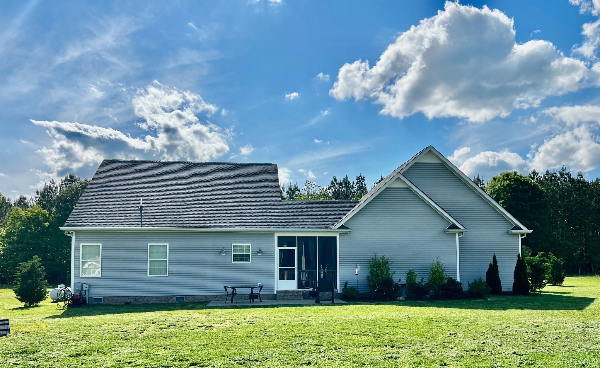 401 Hancock Ln