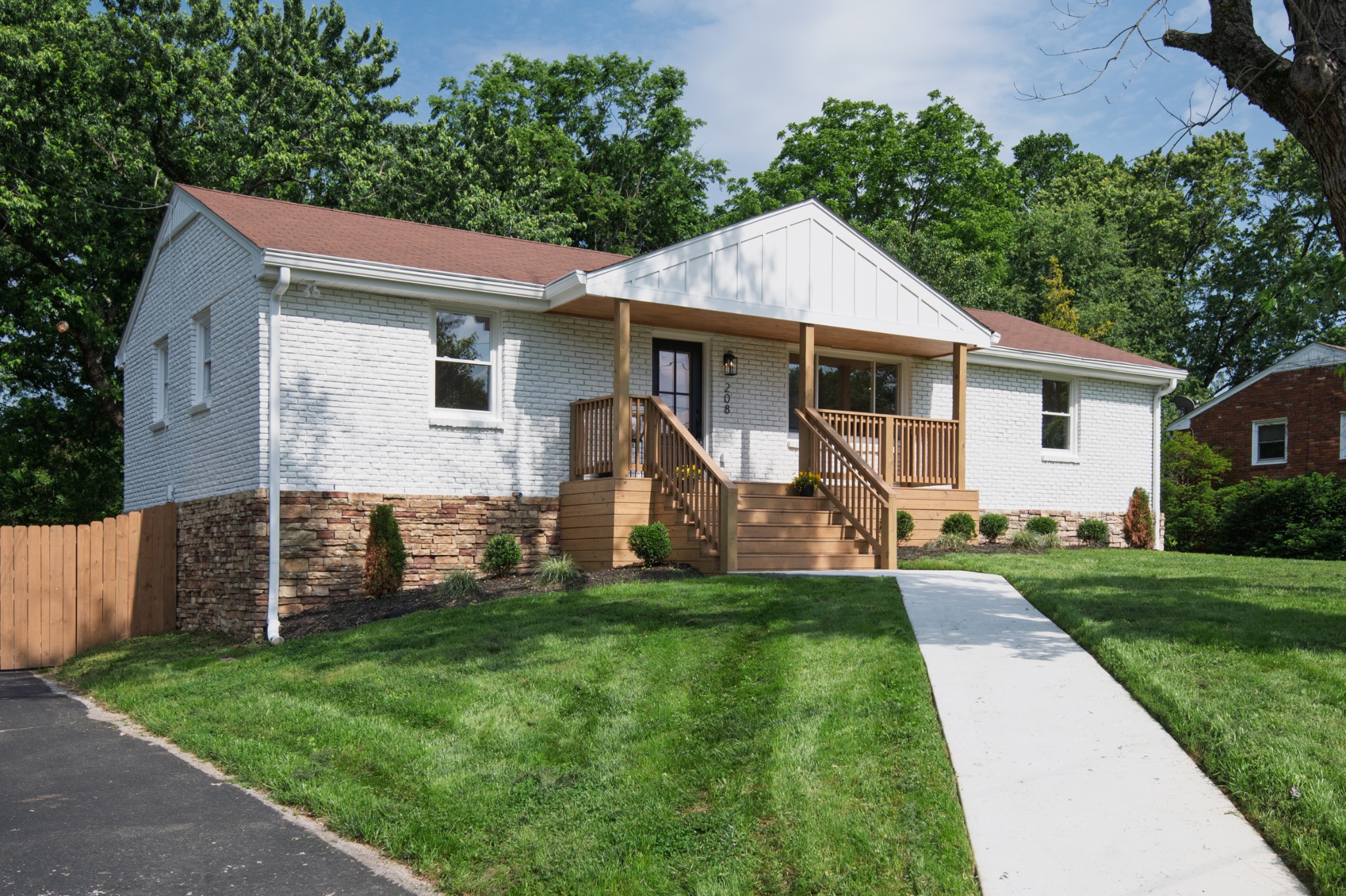 208 Roberta Dr