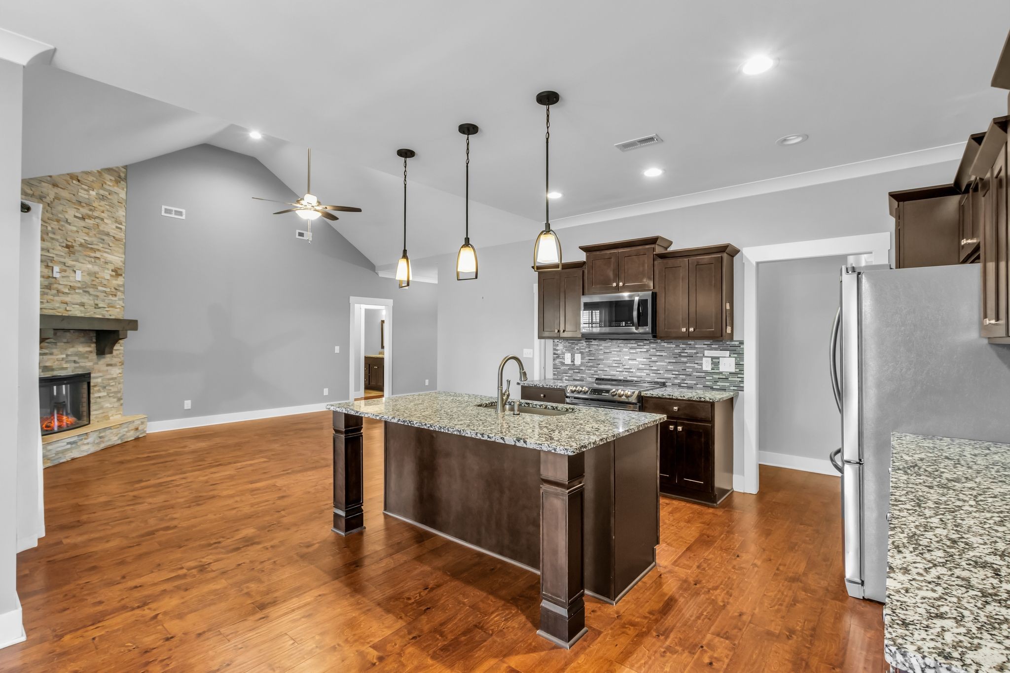776 Farmer Rd