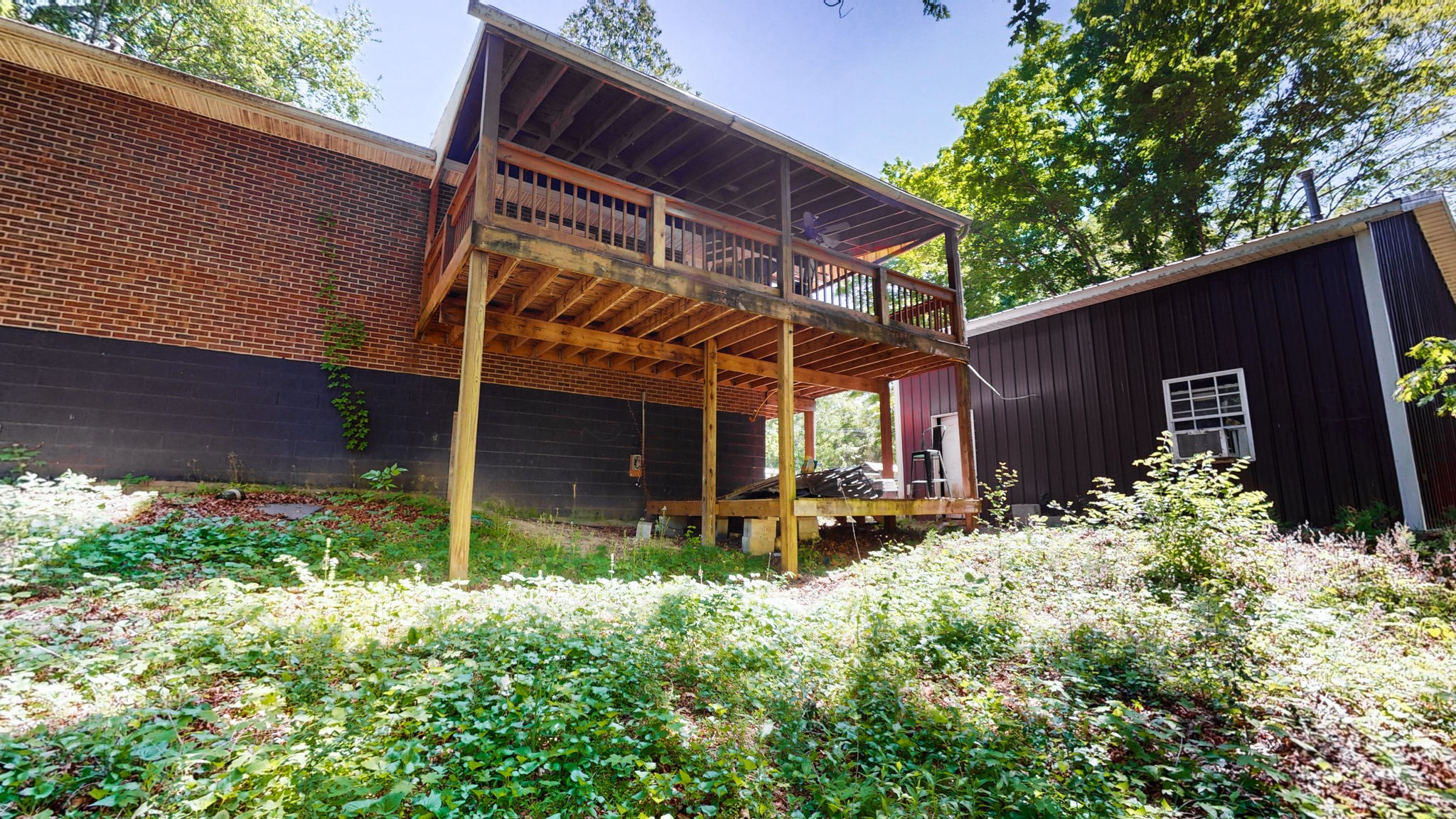 1000 Twin Oaks Dr