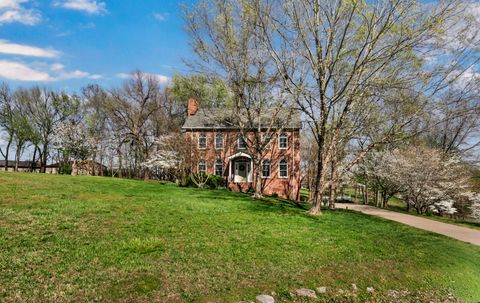Photo of 930 Doe Run Ct, Adams, TN 37010 (MLS # 3165197)