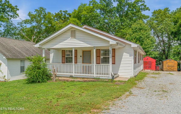 835 CHERRY ST, ALCOA, TN 37701 - Image 4cf4d2e4159f9a5482eba67ef09e143f/4039159538