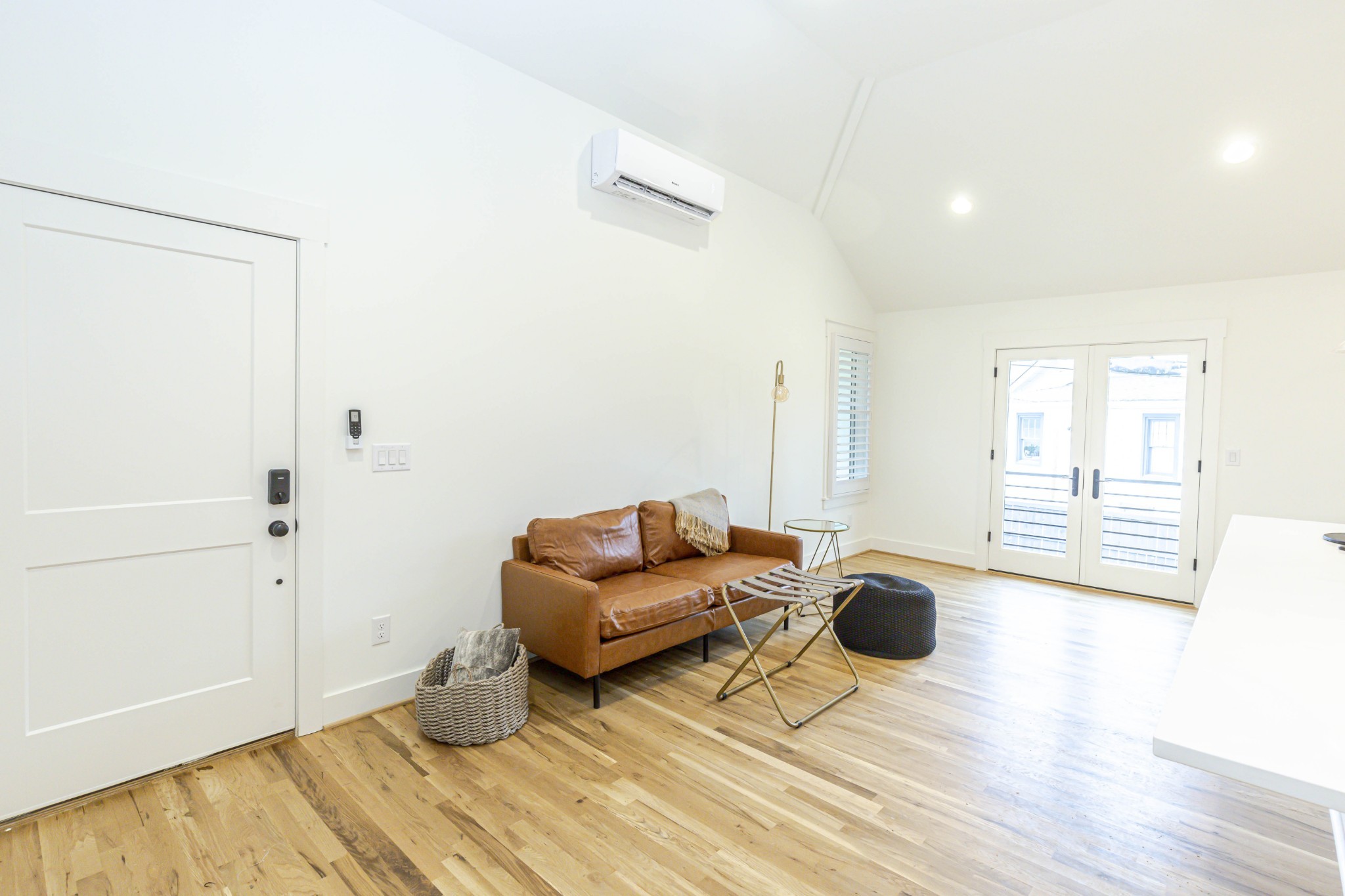 Nashville, Tennessee 37212, United States, 2 Bedrooms Bedrooms, ,1 BathroomBathrooms,Residential,Active,171024