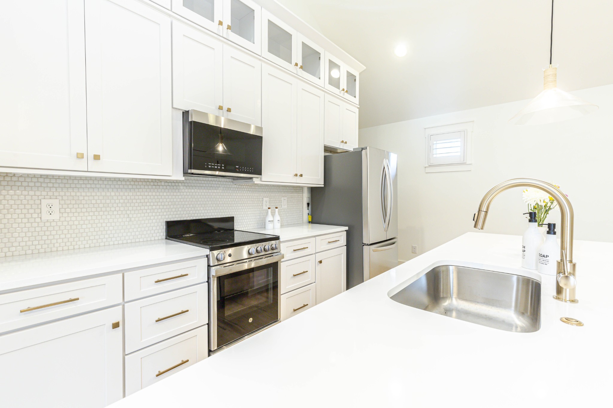 Nashville, Tennessee 37212, United States, 2 Bedrooms Bedrooms, ,1 BathroomBathrooms,Residential,Active,171024