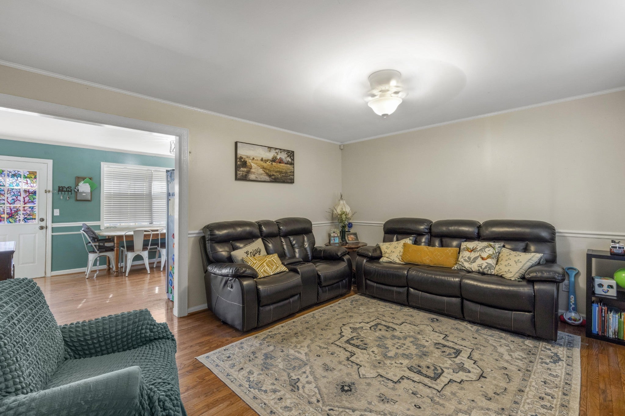 2077 Saunders Road