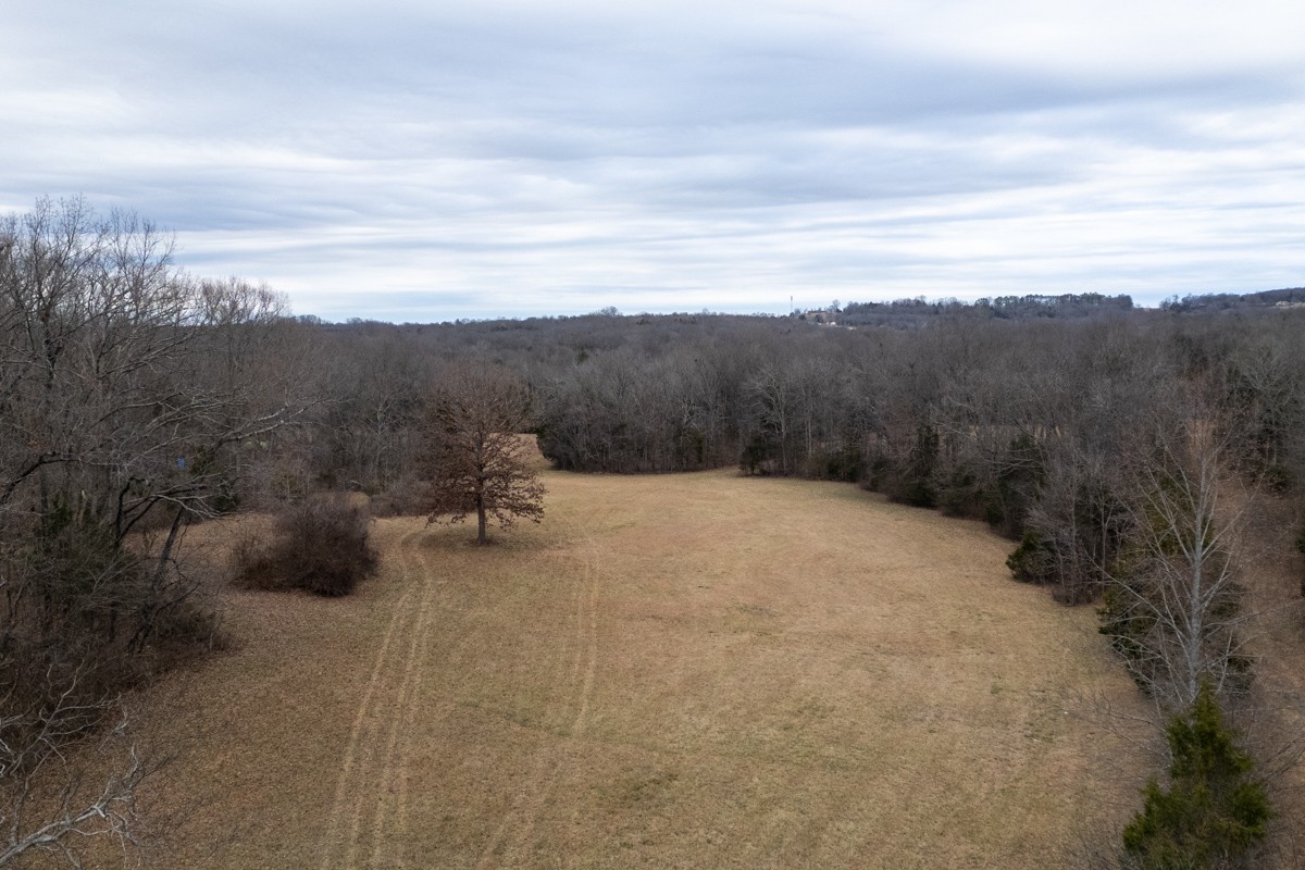 447 Sanders Ln