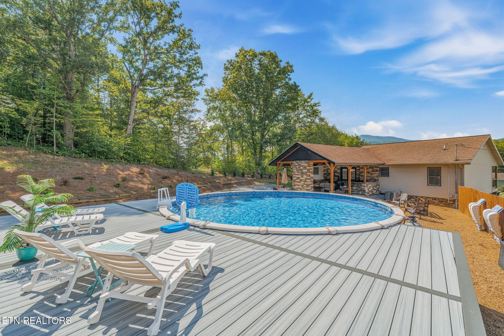 221 Pearl Meadows Way