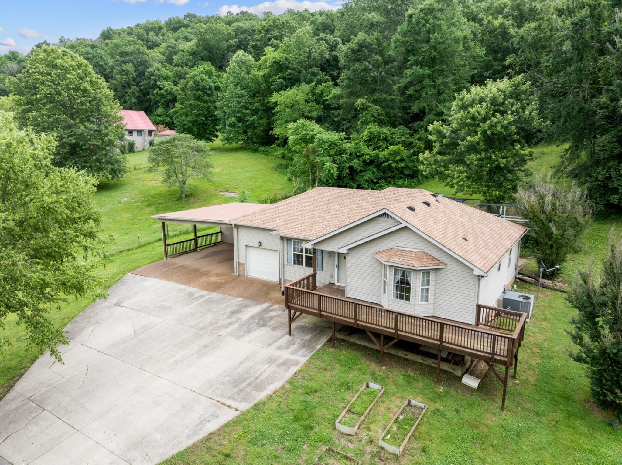 97 Whitefield Ln
