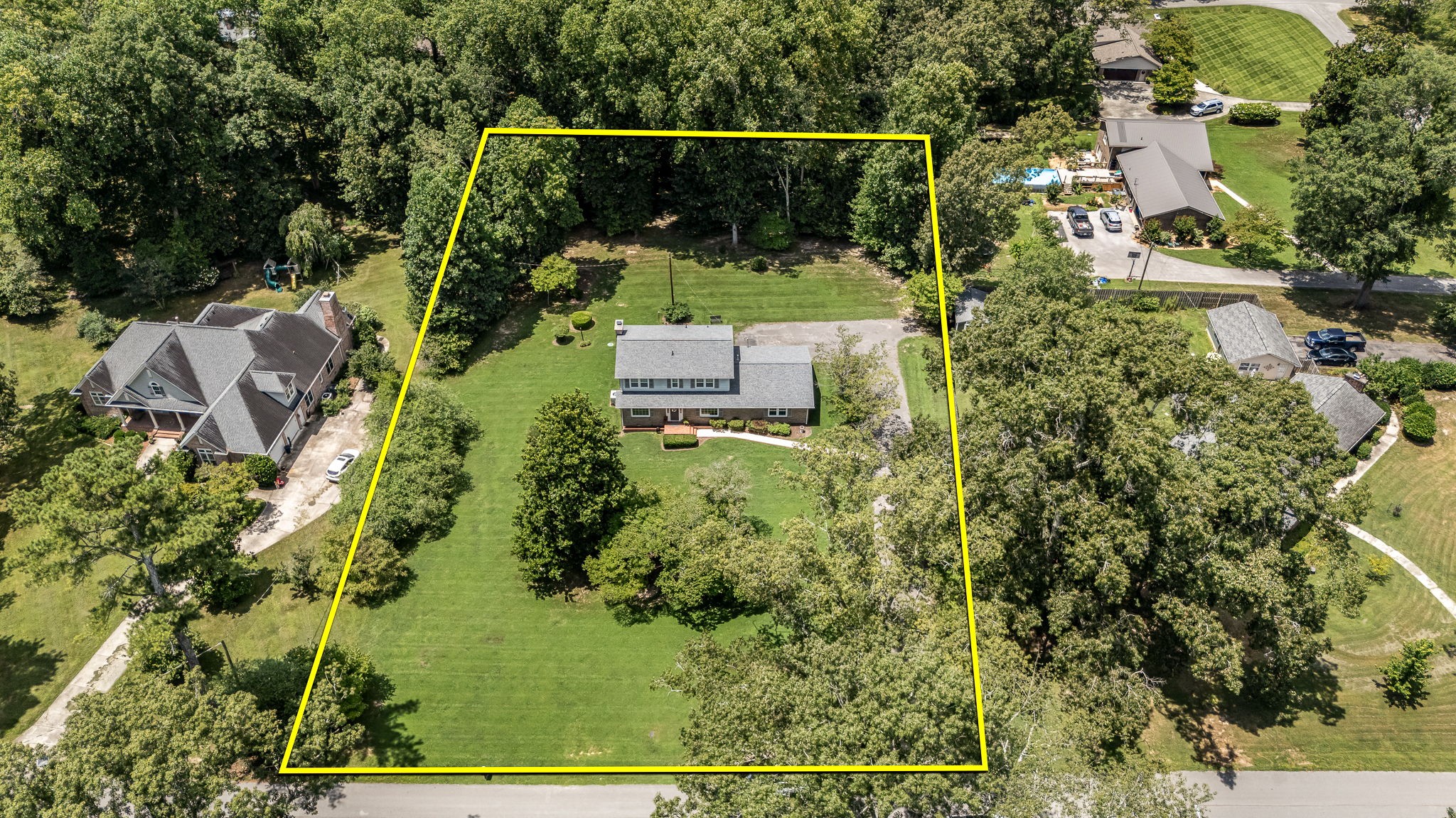 215 LAKE CIRCLE DRIVE