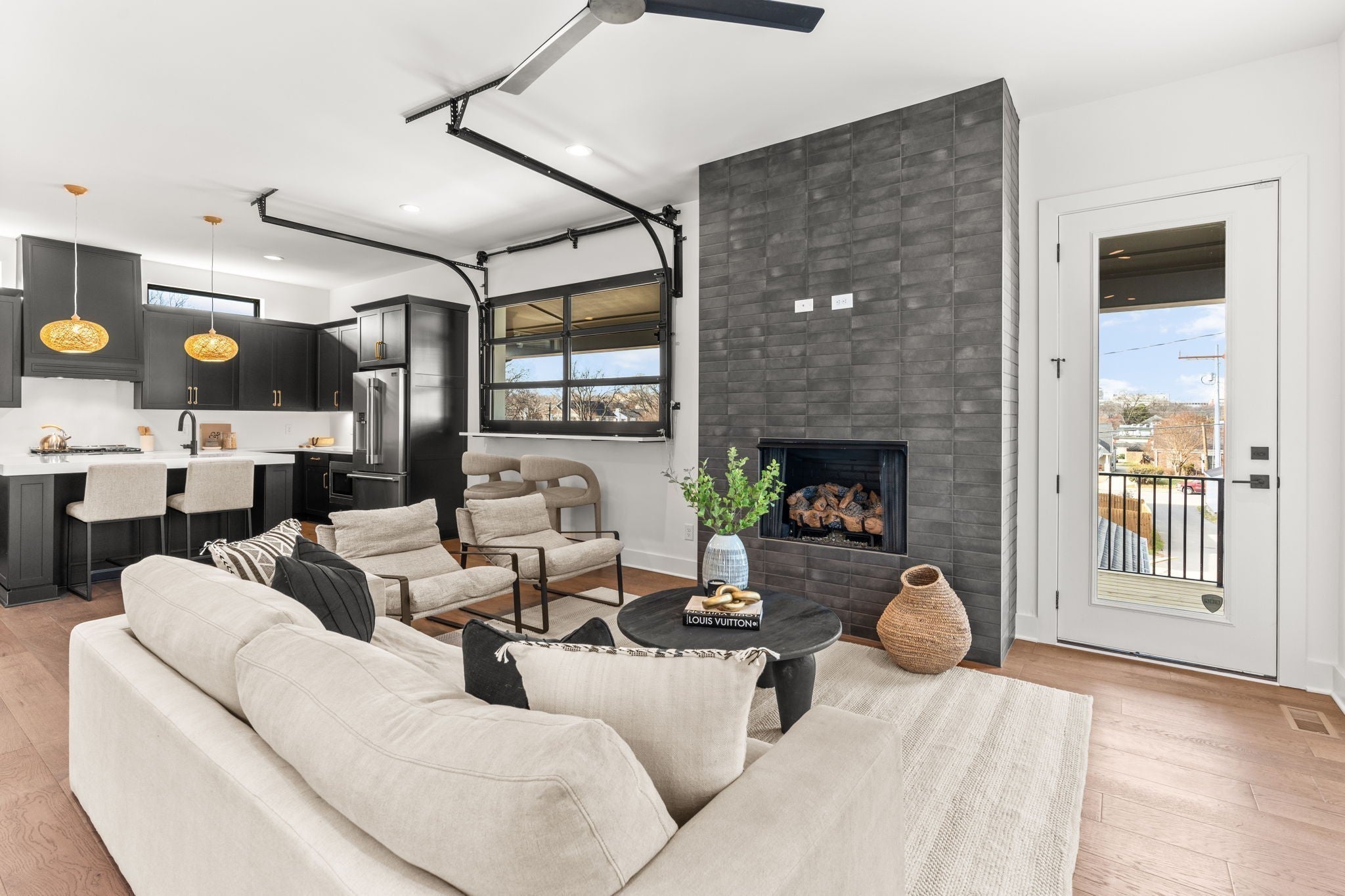 4.0-bed rental at 1205b 14th Ave S