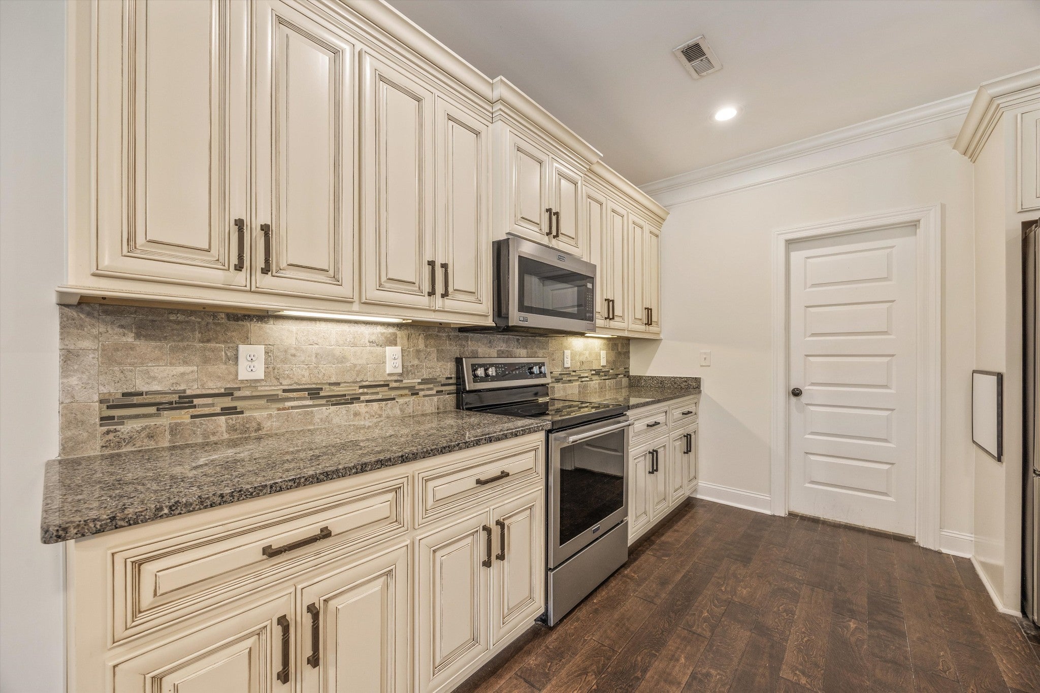 29 Knotting Hill Dr
