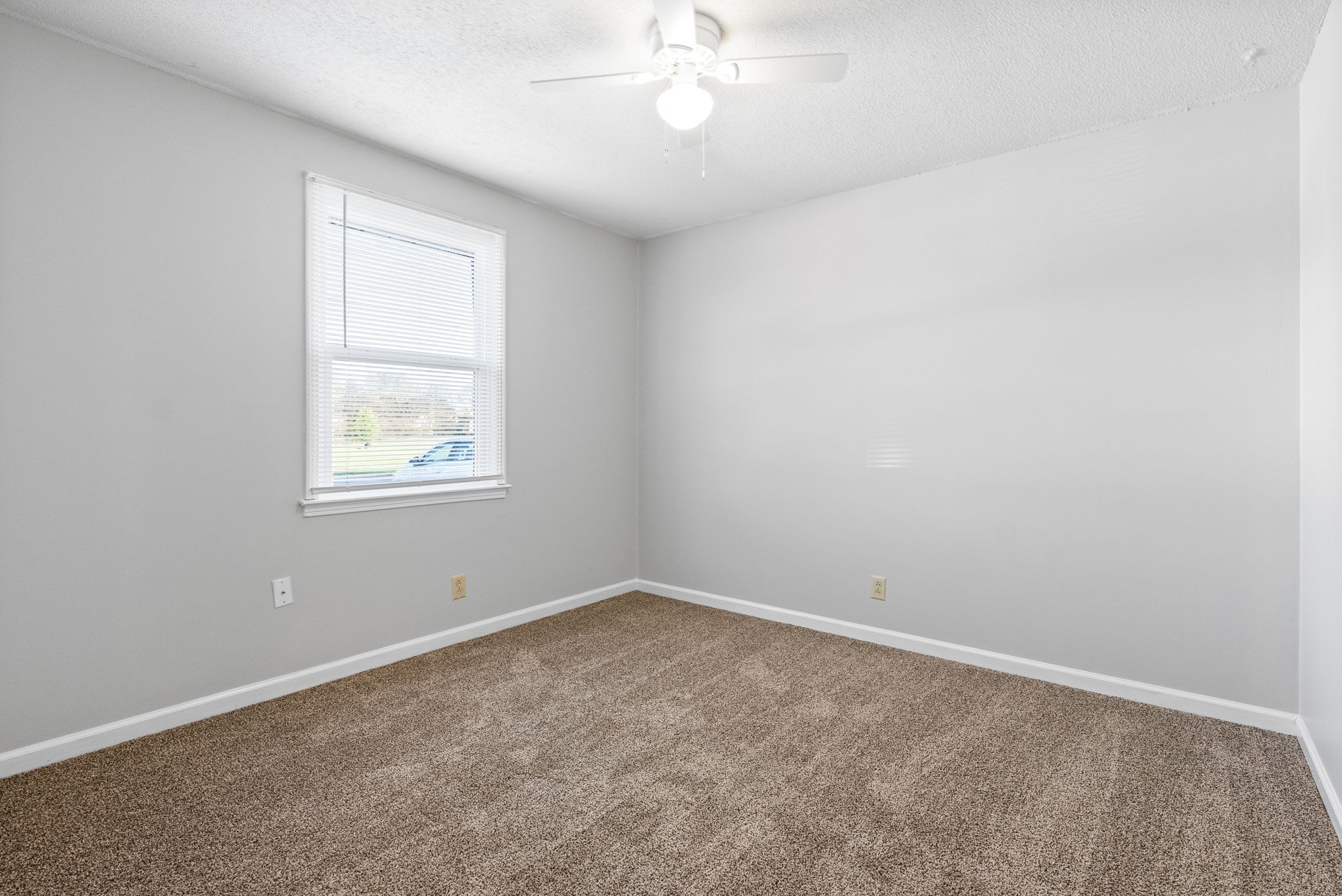Clarksville, Tennessee 37042, United States, 2 Bedrooms Bedrooms, ,1 BathroomBathrooms,Residential,Active,4190