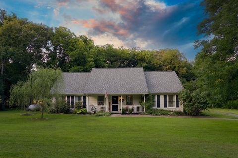 10523 E Lyon Rd Readyville TN 37149