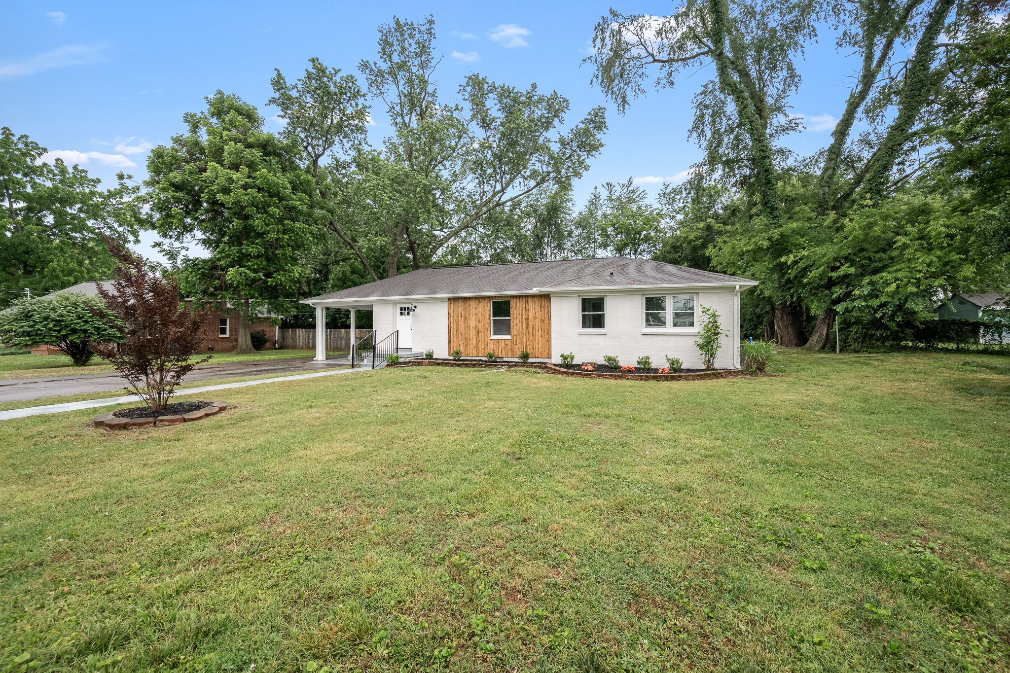 204 Ross Dr