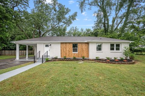 Photo of 204 Ross Dr, Smyrna, TN 37167 (MLS # 3220541)