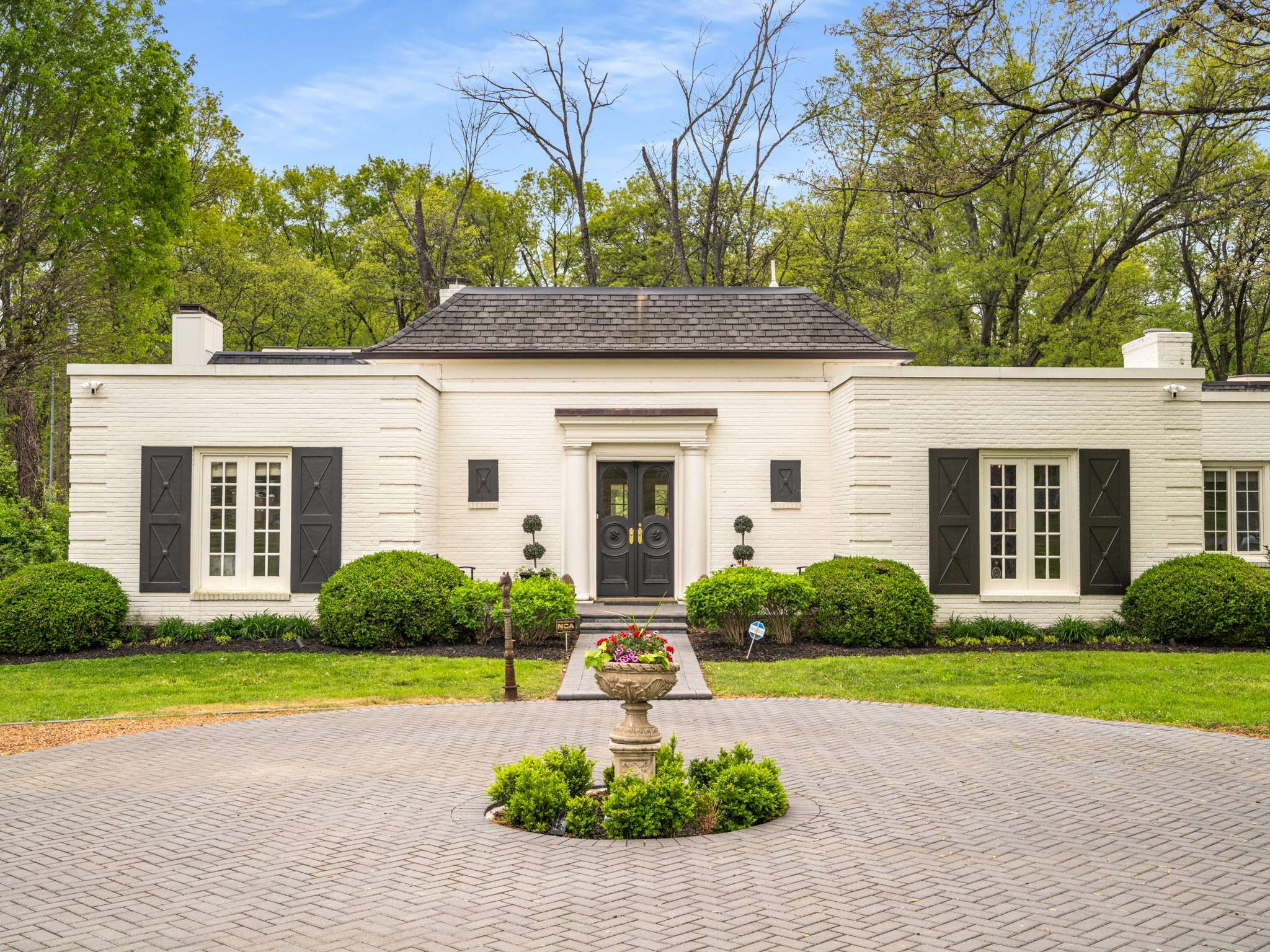 305 Davidson Rd