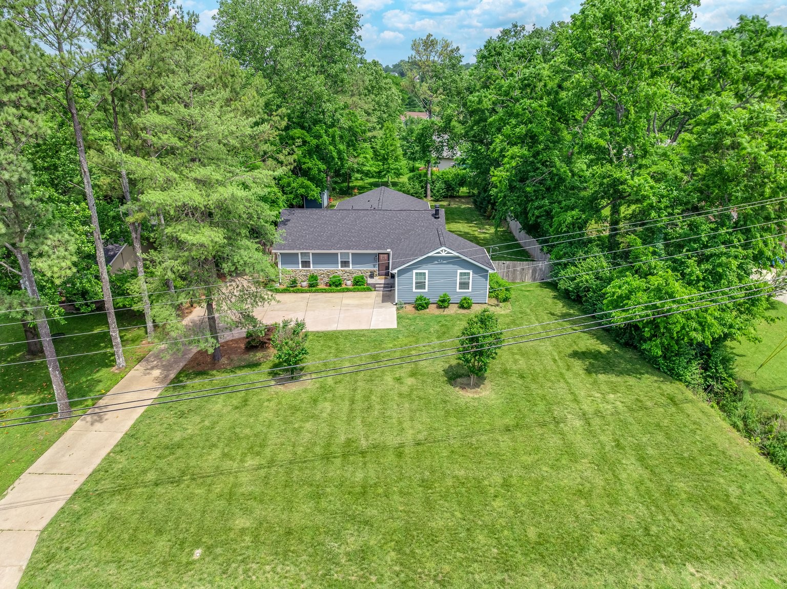 813 Stonebrook Blvd