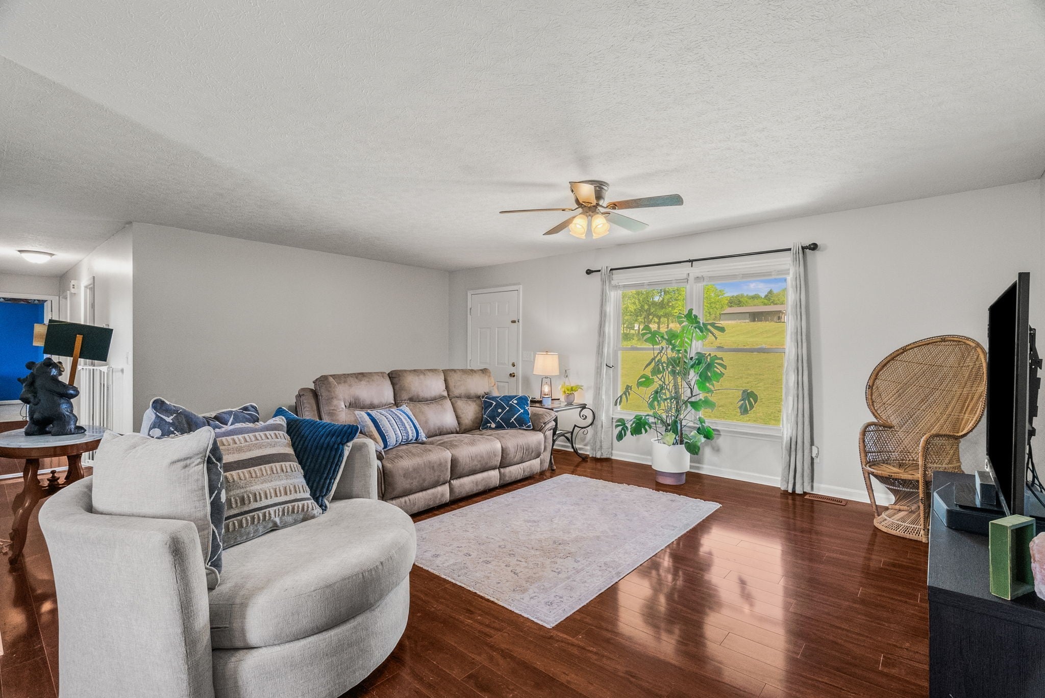 3922 Armstrong Rd