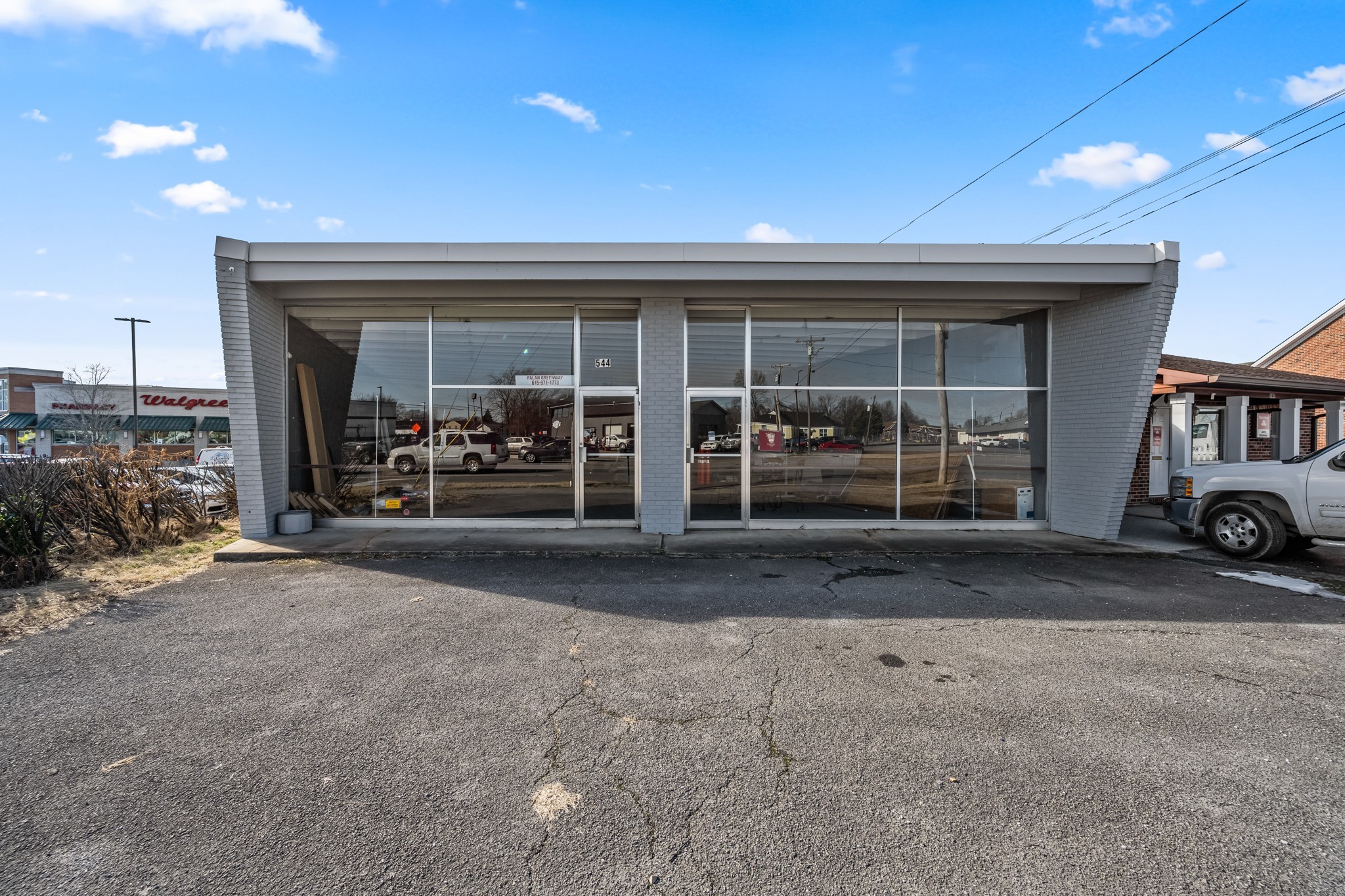 518 Hillsboro Blvd
