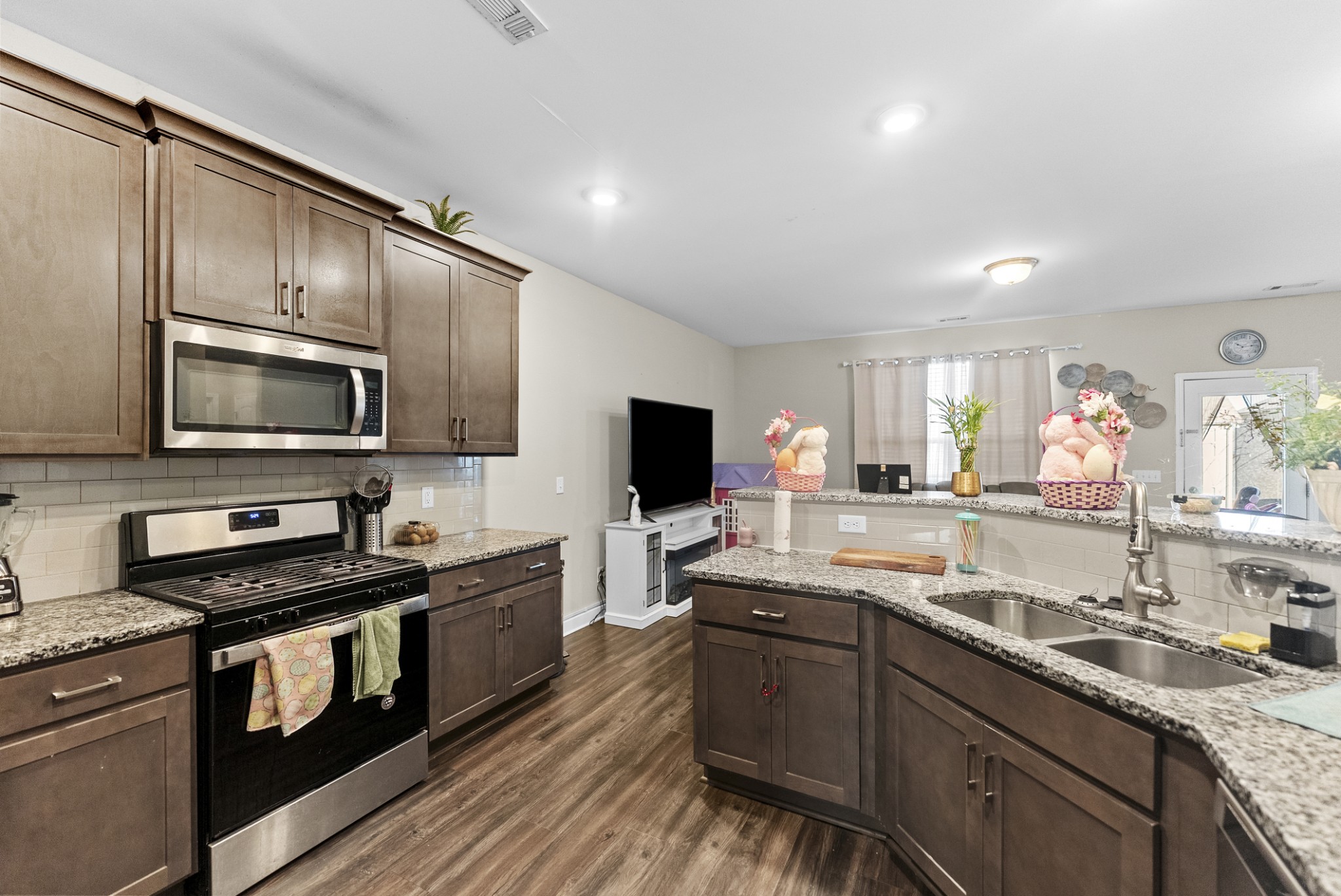 709 Amberton Dr
