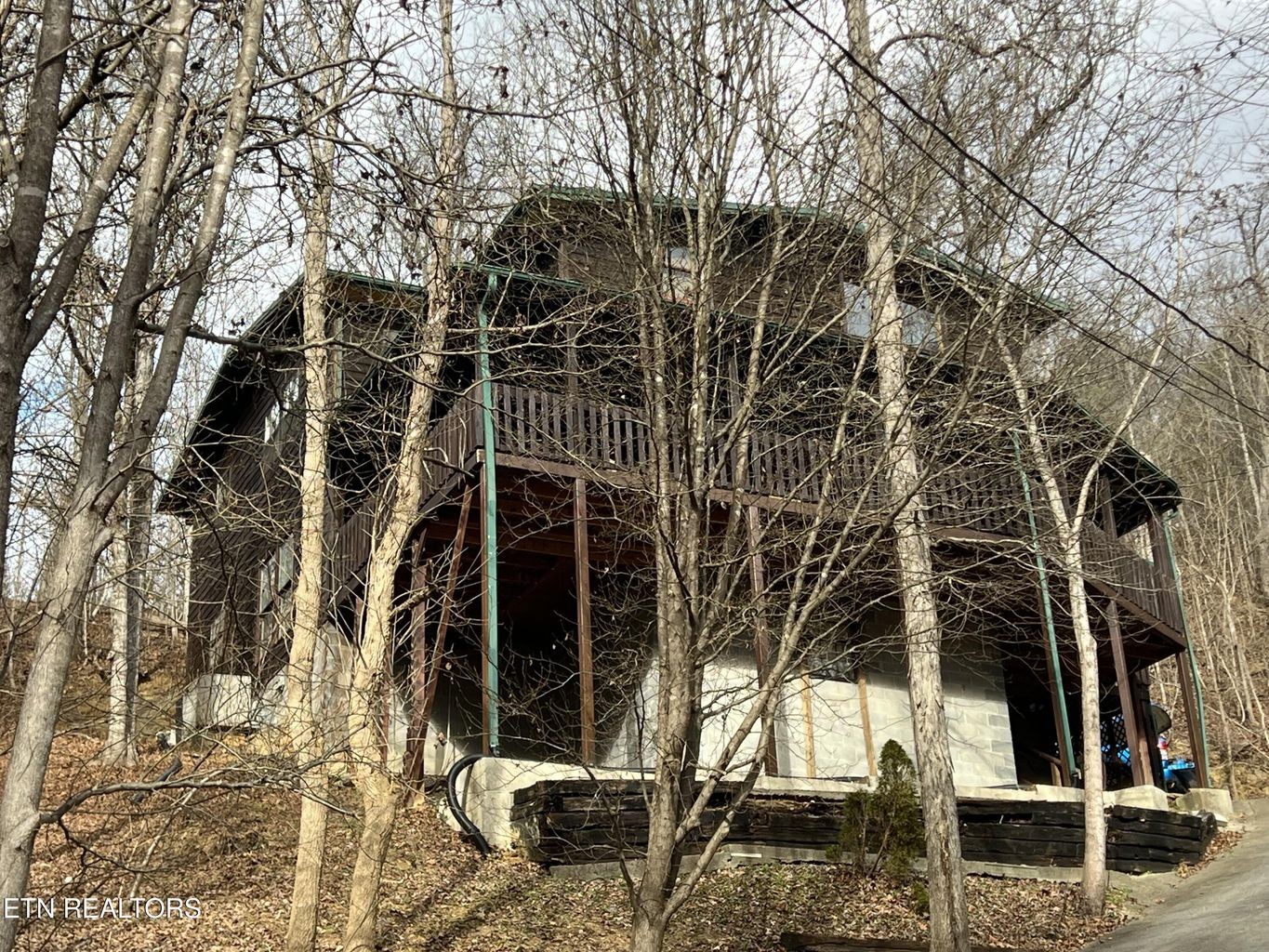 2202 Applewood Rd