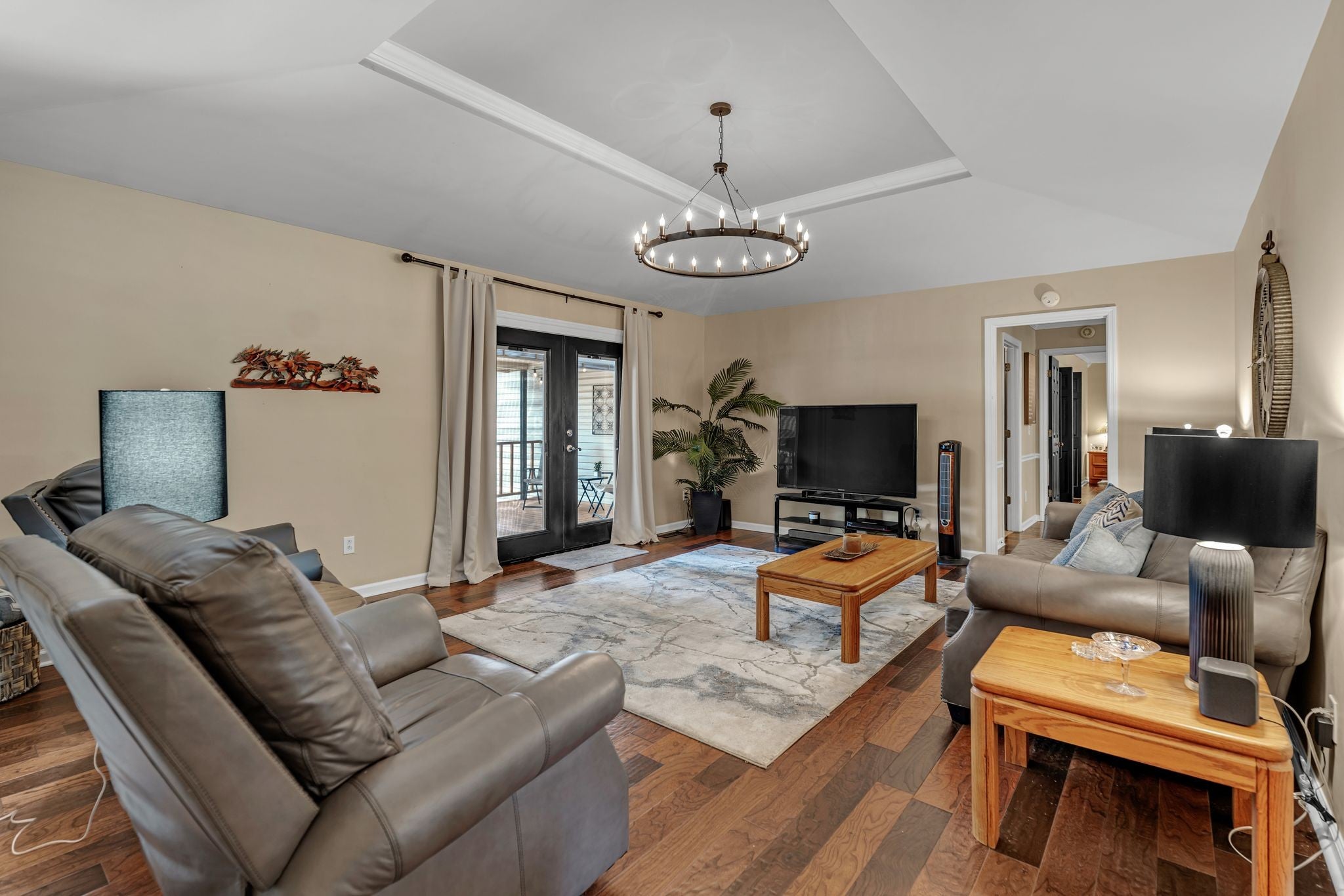 801 Douglas Dr