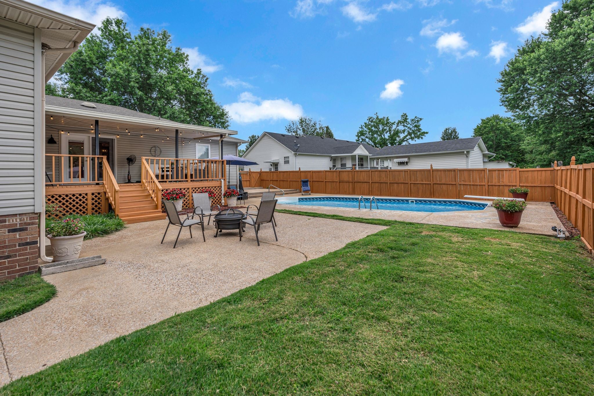 801 Douglas Dr