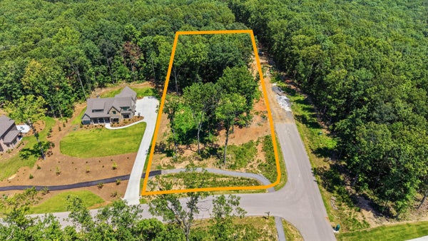 8581 BEAR PAW TRL, SIGNAL MOUNTAIN, TN 37377 - Image 4d87c1bcc2a9d2d18eb955fd2fe5e92c/1891710417