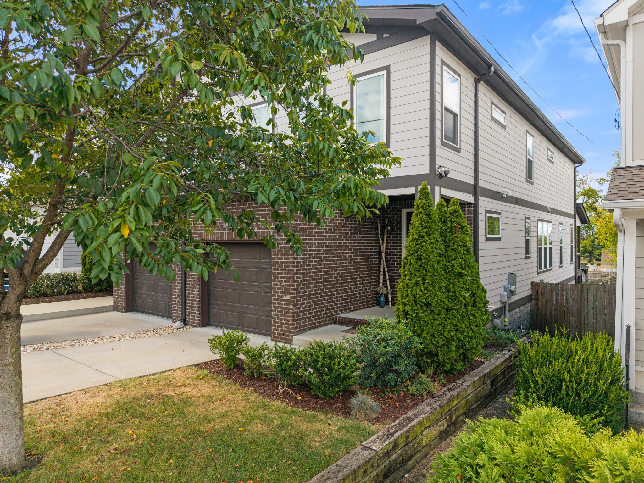 607B 39th Ave N