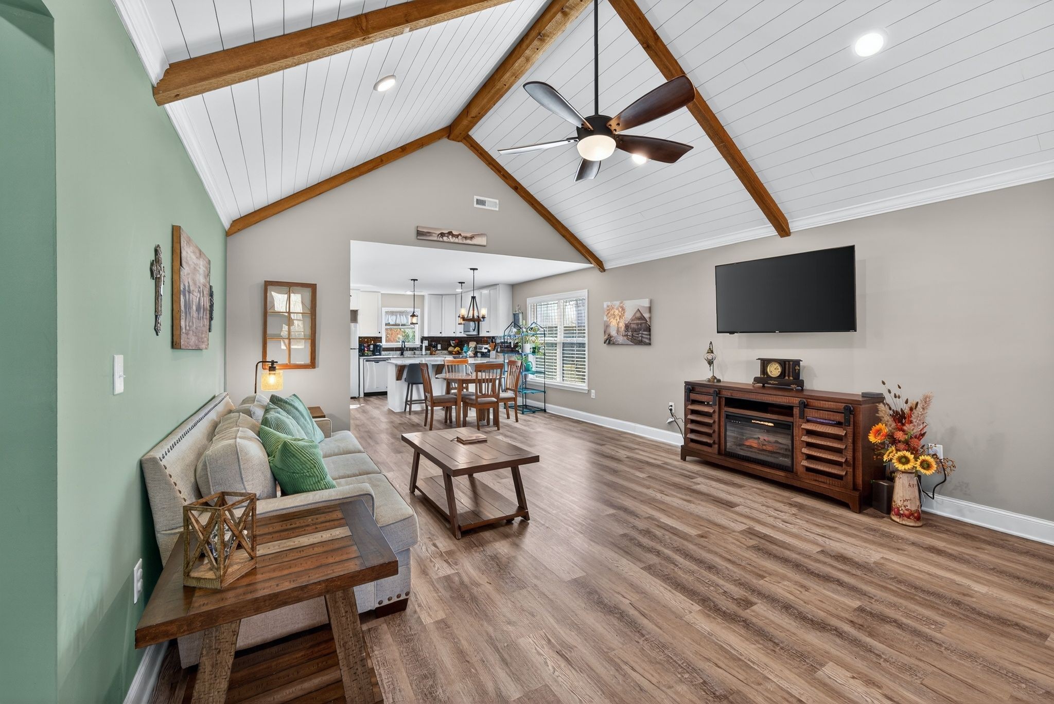 6318 Campbellsville Pike