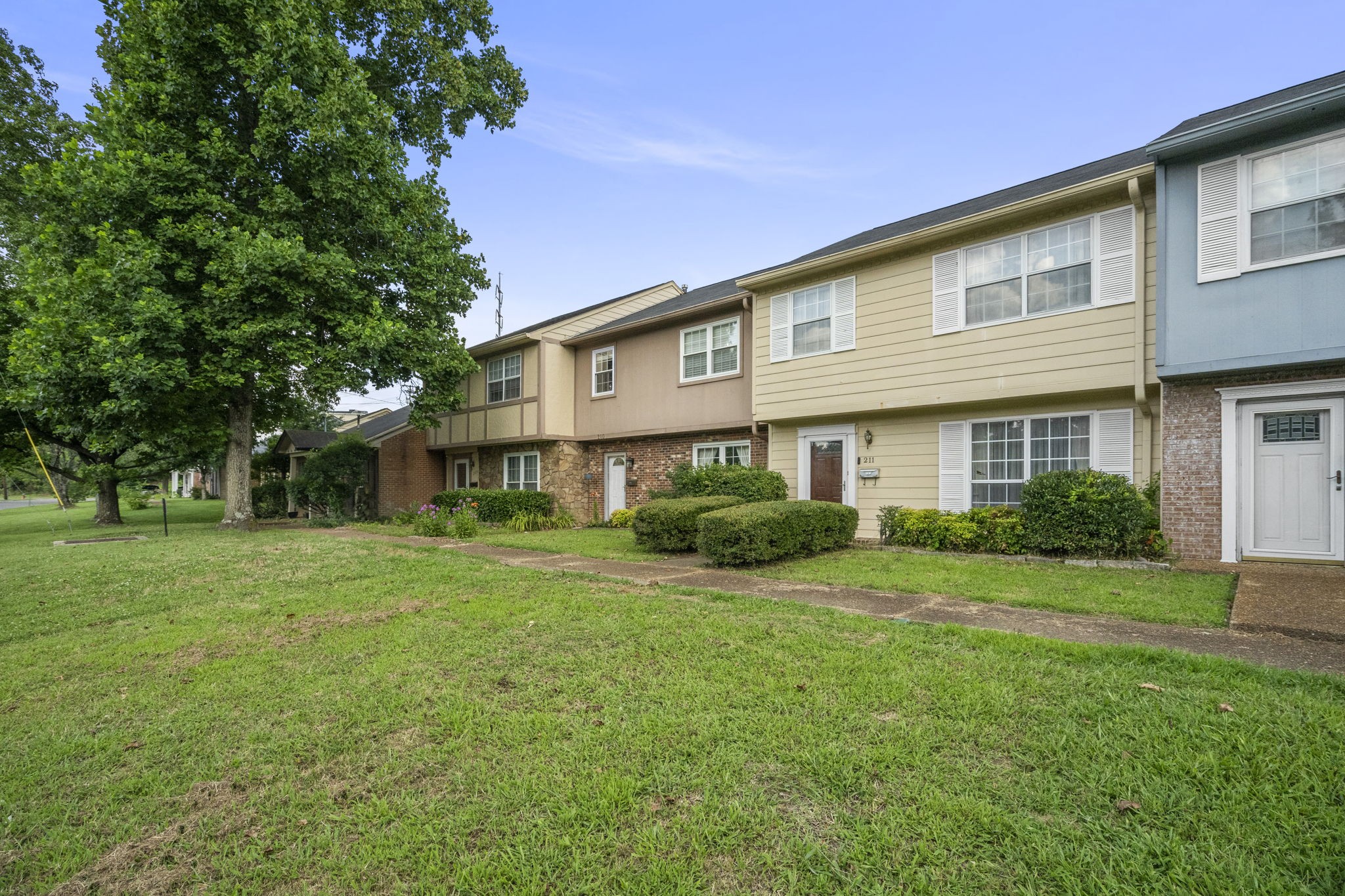 5601 Country Dr 211