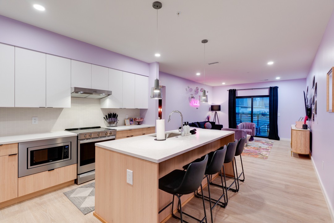 635 7th Avenue S 406