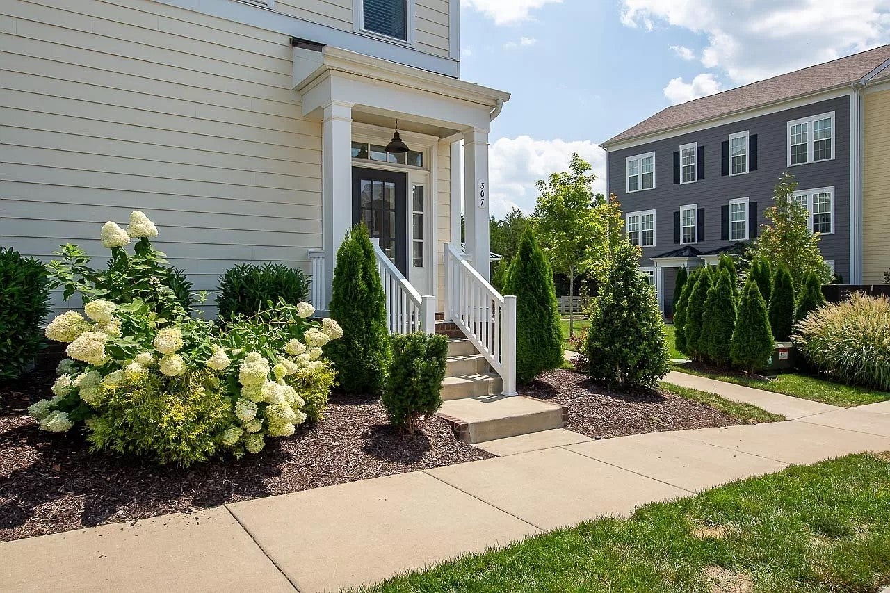 307 Kara Ln