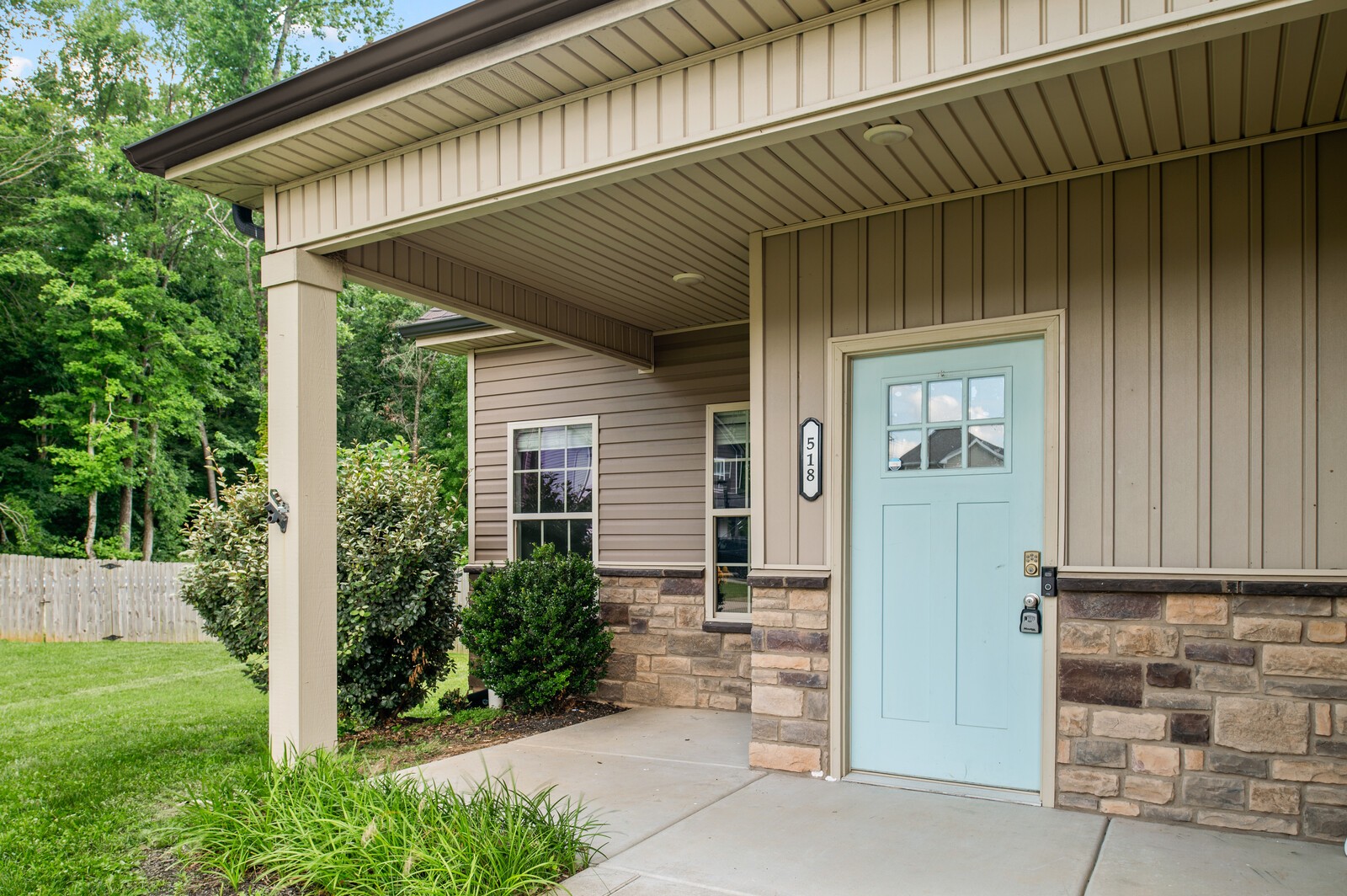 518 Latham Ct