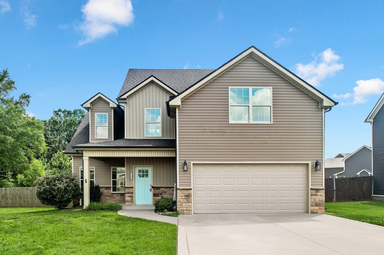 518 Latham Ct